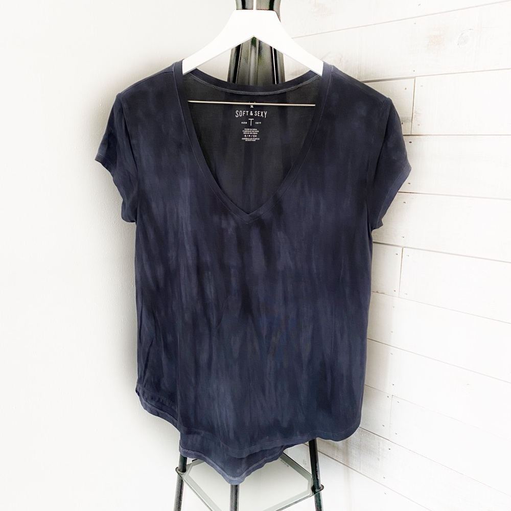 American Eagle Outfitters Soft & Sexy Tie Dye V-Neck Shirt Size Small